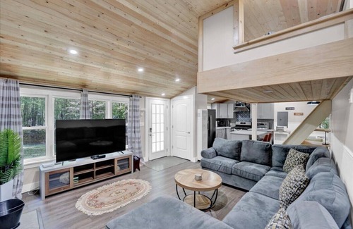Pocono Lake Casa | This house is a 2 bedroom(s), 1 bathrooms, located in Tobyhanna Township, PA.