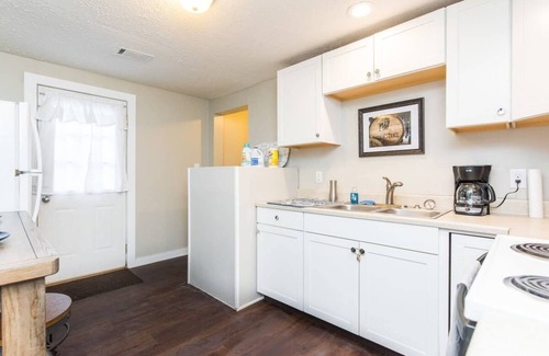 Frankfort Casa | This house is a 2 bedroom(s), 1 bathrooms, located in Frankfort, KY.