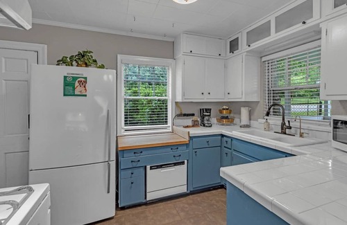 Nashville Casa | This house is a 2 bedroom(s), 1 bathrooms, located in Nashville, TN.