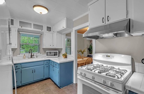 Nashville Casa | This house is a 2 bedroom(s), 1 bathrooms, located in Nashville, TN.
