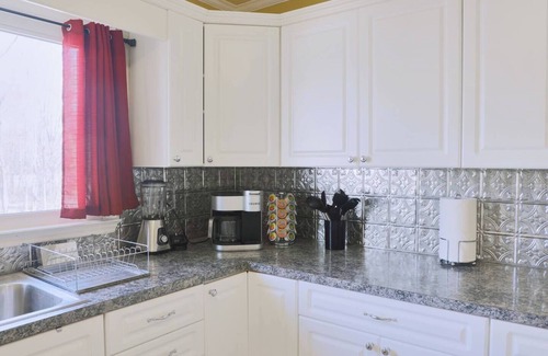 High Point Casa | This house is a 3 bedroom(s), 2.5 bathrooms, located in High Point, NC.