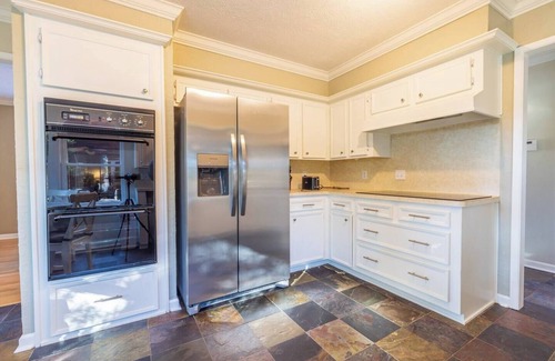 Meadows Place Casa | This house is a 3 bedroom(s), 2 bathrooms, located in Stafford, TX.