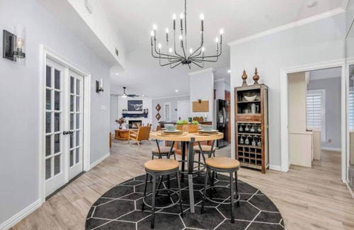 Northwest Dallas Casa | NEW The Texas Boudoir SpaHome - Naturalist Retreat