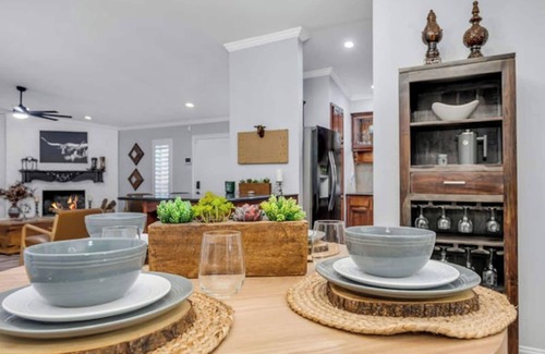Northwest Dallas Casa | NEW The Texas Boudoir SpaHome - Naturalist Retreat