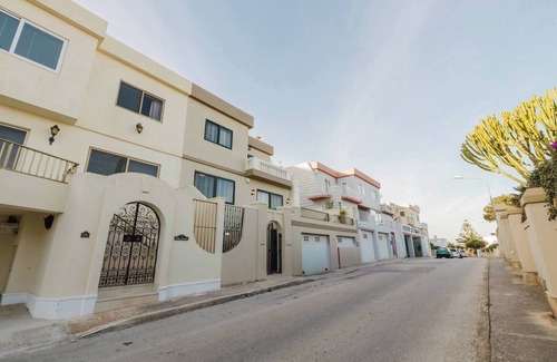 Mellieħa Heights Casa | This house is a 3 bedroom(s), 2.5 bathrooms, located in Il-Mellieħa, null.