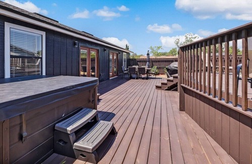 Westside Casa | This house is a 3 bedroom(s), 2 bathrooms, located in Jacksonville, FL.