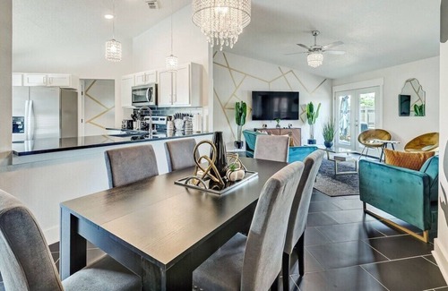 Westside Casa | This house is a 3 bedroom(s), 2 bathrooms, located in Jacksonville, FL.