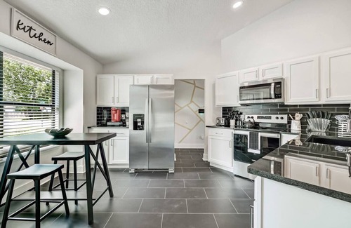 Westside Casa | This house is a 3 bedroom(s), 2 bathrooms, located in Jacksonville, FL.
