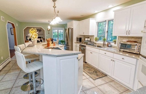Stroudsburg Casa | This house is a 4 bedroom(s), 3 bathrooms, located in Stroudsburg, PA.