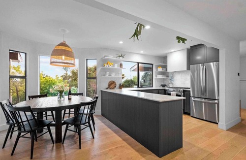 Santa Rosa Casa | This house is a 4 bedroom(s), 3 bathrooms, located in Santa Rosa, CA.