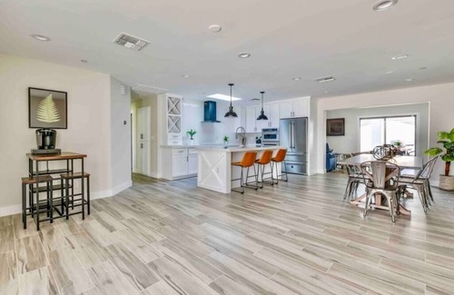 Scottsdale Estates Ten Casa | This house is a 4 bedroom(s), 3 bathrooms, located in Scottsdale, AZ.