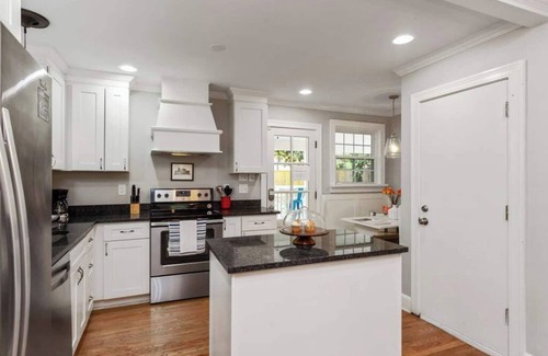 Bluefields Casa | This house is a 4 bedroom(s), 3 bathrooms, located in Nashville, TN.