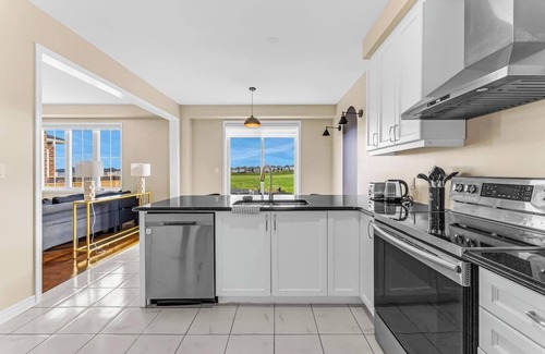 Cambridge Casa | This house is a 4 bedroom(s), 2.5 bathrooms, located in Cambridge, ON.