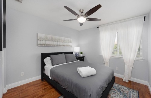 Antelope Casa | This house is a 4 bedroom(s), 3 bathrooms, located in Antelope, CA.