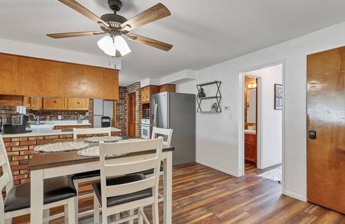 Lebanon Casa | This house is a 4 bedroom(s), 2.5 bathrooms, located in Lebanon, OR.