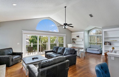 Jacksonville Casa | This house is a 4 bedroom(s), 3 bathrooms, located in Jacksonville, FL.