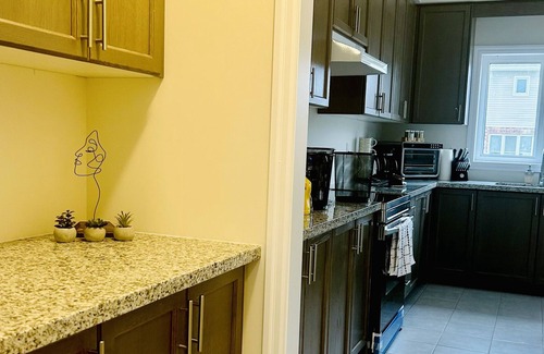 Stayner Casa | This house is a 5 bedroom(s), 4 bathrooms, located in Stayner, Ontario.