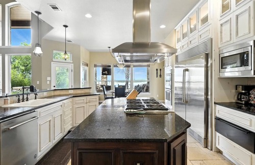 Rocky Ridge Casa | This house is a 6 bedroom(s), 5 bathrooms, located in Austin, TX.