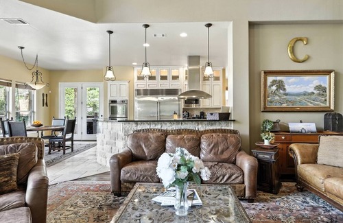 Rocky Ridge Casa | This house is a 6 bedroom(s), 5 bathrooms, located in Austin, TX.