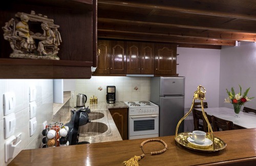 Imerovigli Villa | Esta impecable villa de 80 m ^ 2 totalmente equipada invita a la comodidad y tranquilidad.