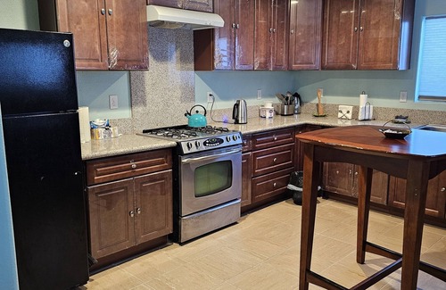 Pumpkin Center Casa | This is a 4 bed room house with 2 bathroom. Parking space. security cameras .