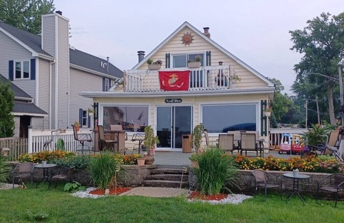 Fox Lake Casa | This is a VACATION spot with a million dollar view!