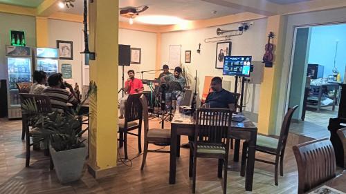 Negombo Casa | This Is It Airport Hotel and Restaurant