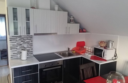 Smoljanac Casa | Este es un nuevo apartamento de 4 ****, ubicado cerca del hermoso parque nacional de Plitvice