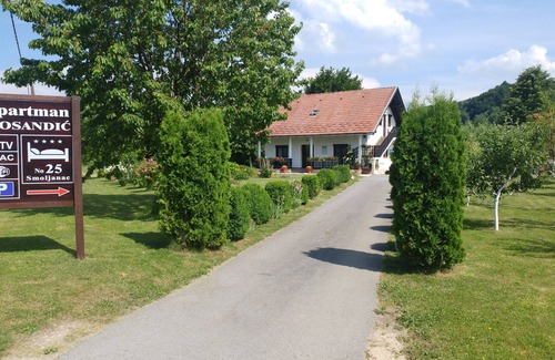 Smoljanac Casa | Este es un nuevo apartamento de 4 ****, ubicado cerca del hermoso parque nacional de Plitvice