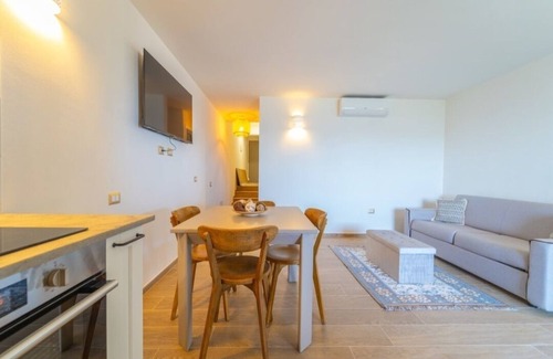 Cugnana Verde Apartamento | This is unique space and enjoy the panoramic view of the mountains and the gulf.