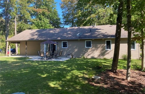 Point Clark Casa | Family Cottage in Point Clark on Lake Huron, bring your kids and your dog!