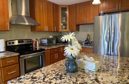 Diamond Head - Kapahulu - St. Louis Casa | 3BedR X 2Bath Unit Walking Distance to Waikiki Beach Resort.