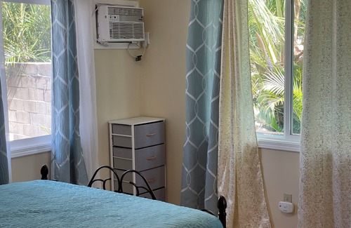 Diamond Head - Kapahulu - St. Louis Casa | 3BedR X 2Bath Unit Walking Distance to Waikiki Beach Resort.