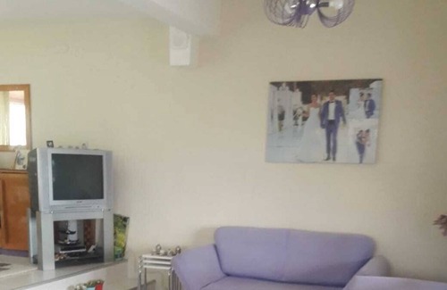 Candarli Villa | Esta tranquila villa en la costa del mar Egeo es ideal para familias.