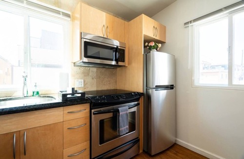 South Mission Beach Apartamento | This studio is a 0 bedroom(s), 1 bathrooms, located in San Diego, CA.