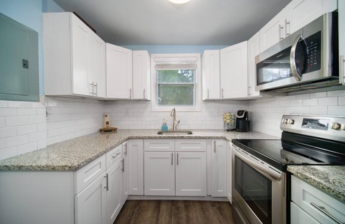 Secret Cove Apartamento | This studio is a 0 bedroom(s), 1 bathrooms, located in Jacksonville, FL.