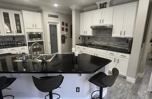 Natomas Creek Casa | This stunning luxury home is located 10 minutes from the airport and downtown!