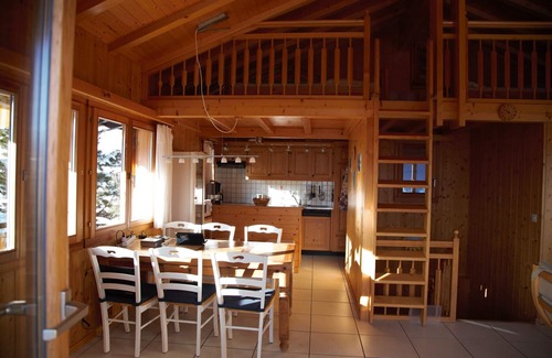 Heremence Chalet De Esquí | This superb chalet, bright and comfortable, can accommodate up to 8 people. Located on the Chemin du