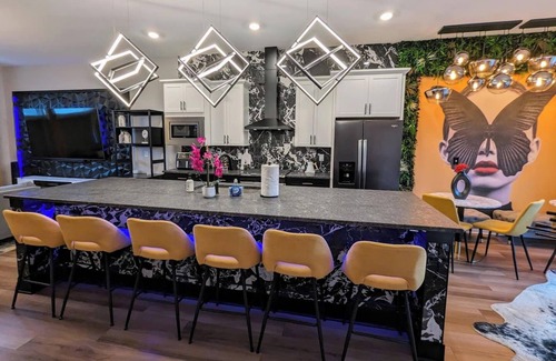 Chattanooga Casa | This townhouse is a 5 bedroom(s), 5.5 bathrooms, located in Chattanooga, TN.