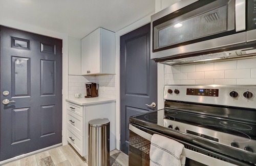 Lakeshore South Casa | This townhouse is a 1 bedroom(s), 1 bathrooms, located in Jacksonville, FL.
