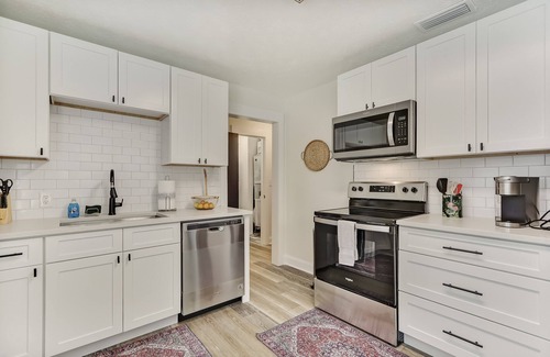 Lakeshore South Casa | This townhouse is a 1 bedroom(s), 1 bathrooms, located in Jacksonville, FL.