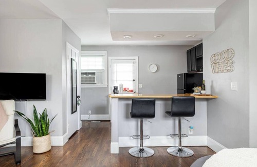 West End Apartamento | This triplex is a 0 bedroom(s), 1 bathrooms, located in Nashville, TN.