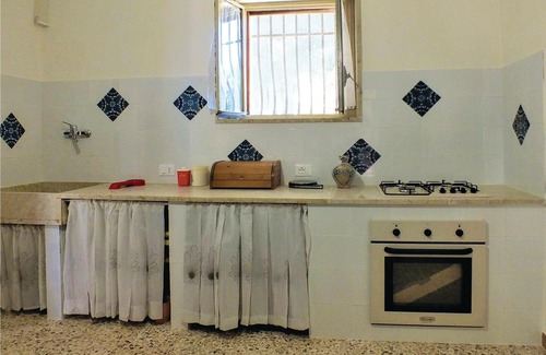 Salemi Casa | This vacation home is located in the municipality of Salemi, just 750 meters from the highway exit o