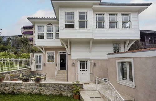 Beylerbeyi Villa | Cheerful Modern 3BD Bright Villa w/ Parking #162