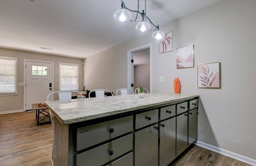 Newnan Villa | This house is a 2 bedroom(s), 2 bathrooms, located in Newnan, GA.