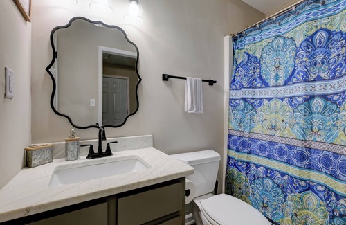 Newnan Villa | This house is a 2 bedroom(s), 2 bathrooms, located in Newnan, GA.