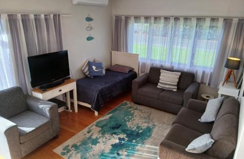 Ruakaka Casa | Thistle Do Beach Bach
