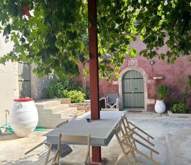 Sternes Casa | Tholos Cottage