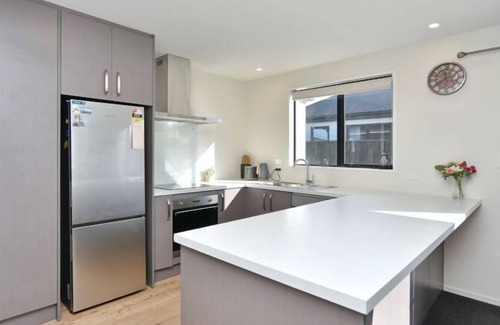 Addington Casa | Thomas Townhouse-Modern townhouse located in Addington