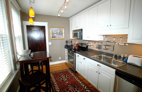 Squirrel Hill South Casa | Pensativo, amueblado, conveniente en Squirrel Hill